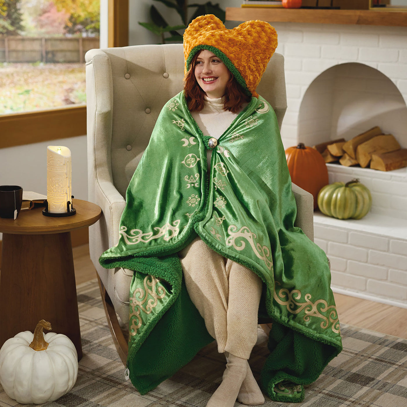 DISNEY HOCUS good POCUS PLUSH BLANKET